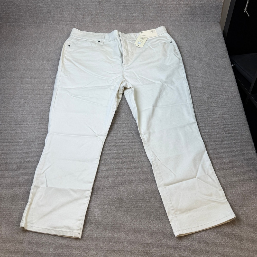 MSRP $44 St. John's Bay Womens 18P Short Birch Straight Leg Jeans Mid Rise